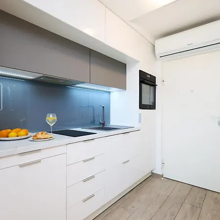 Hedera Estate, Hedera 4 *