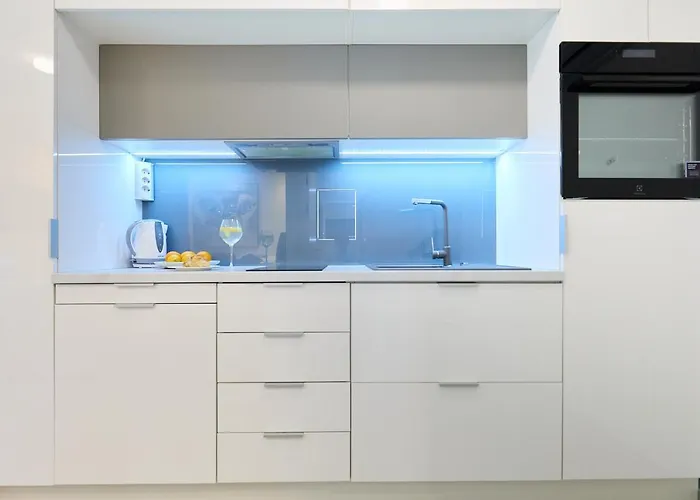 Hedera Estate, Hedera 4 *