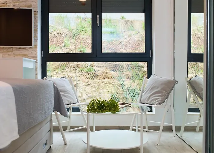 Hedera Estate, Hedera 4 *